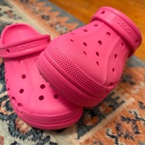 CROCS Clogs - Vibrant Pink